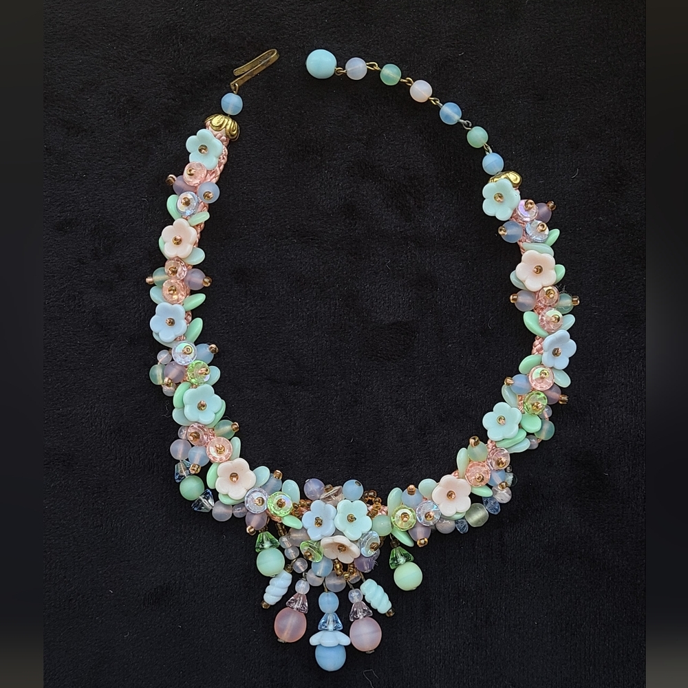 Antique Czechoslovakia Glass Beaded Necklace